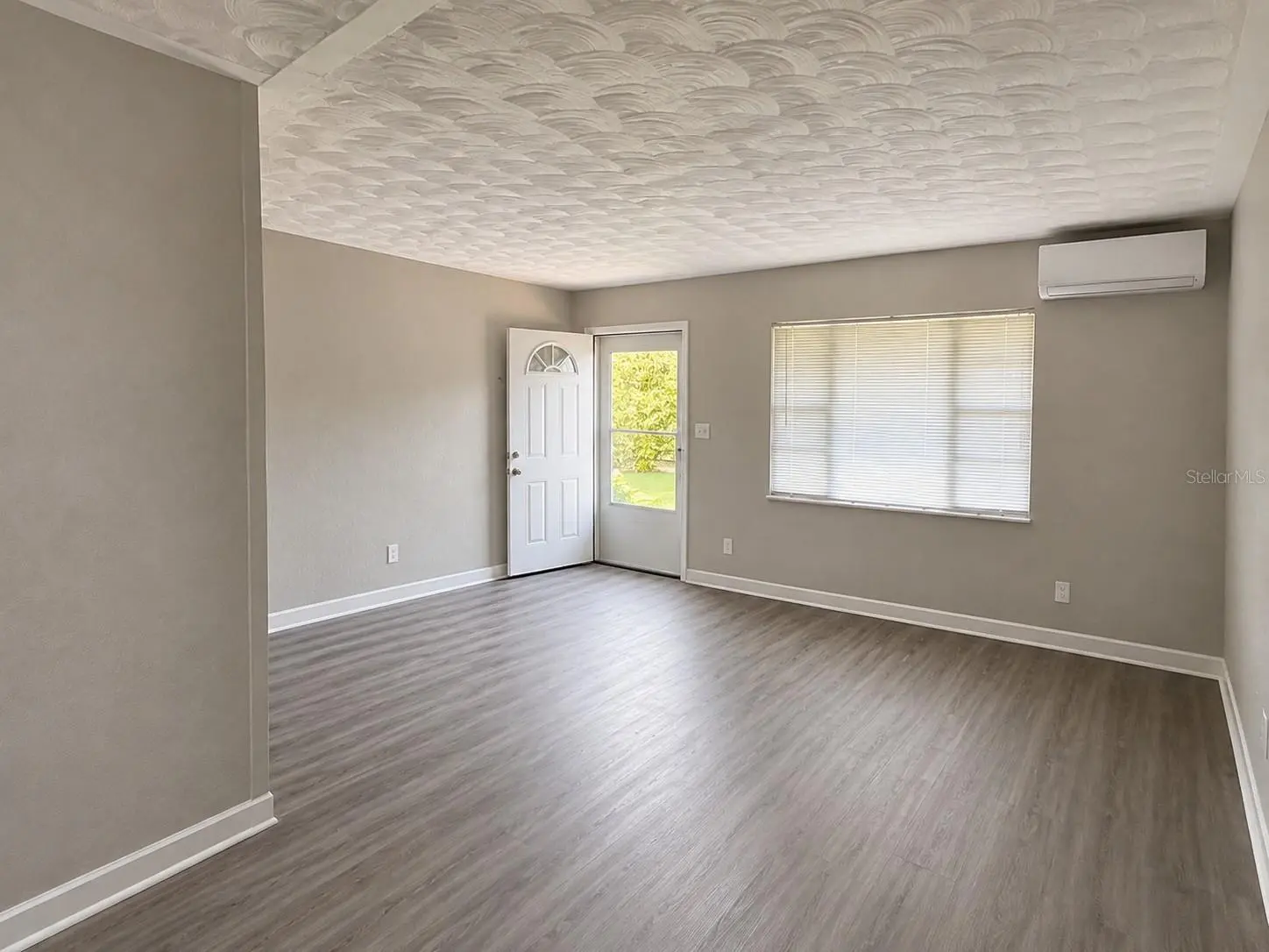 1044 58TH AVENUE N, ST PETERSBURG, FL, photo 2 of 17