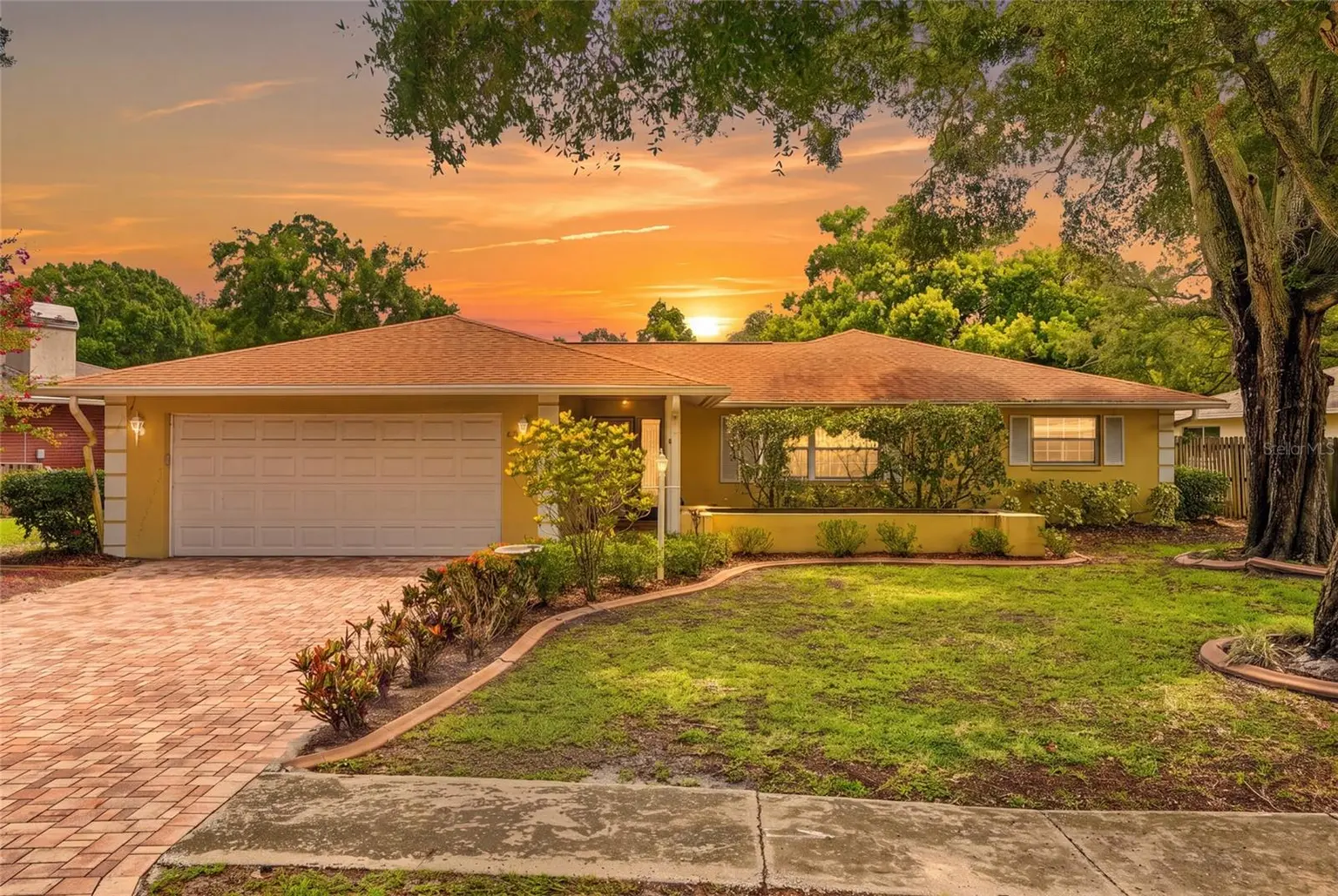 828 WOODLAND DRIVE, PALM HARBOR, FL
