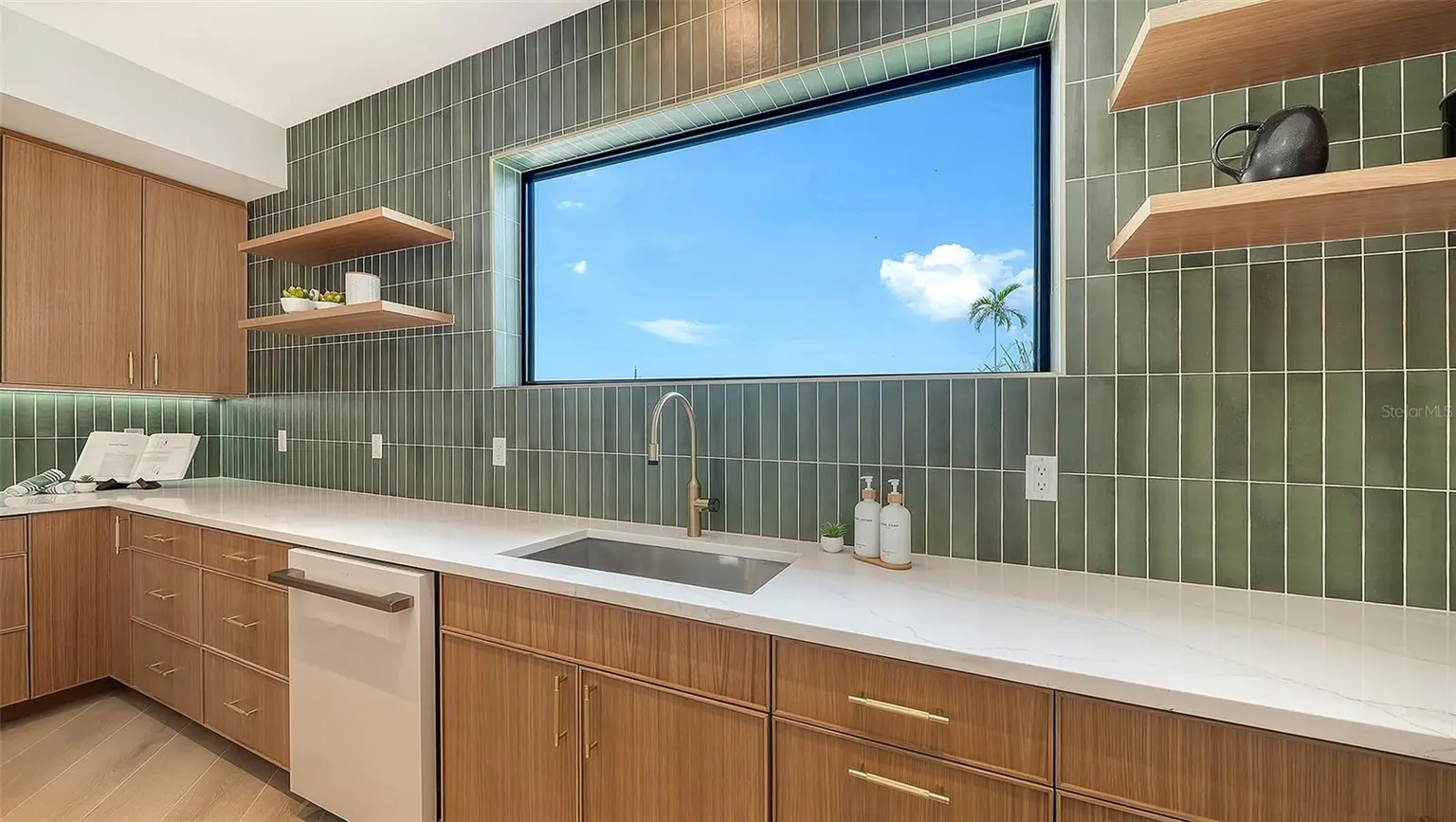 2908 AVENUE B, BRADENTON BEACH, FL, photo 12 of 54