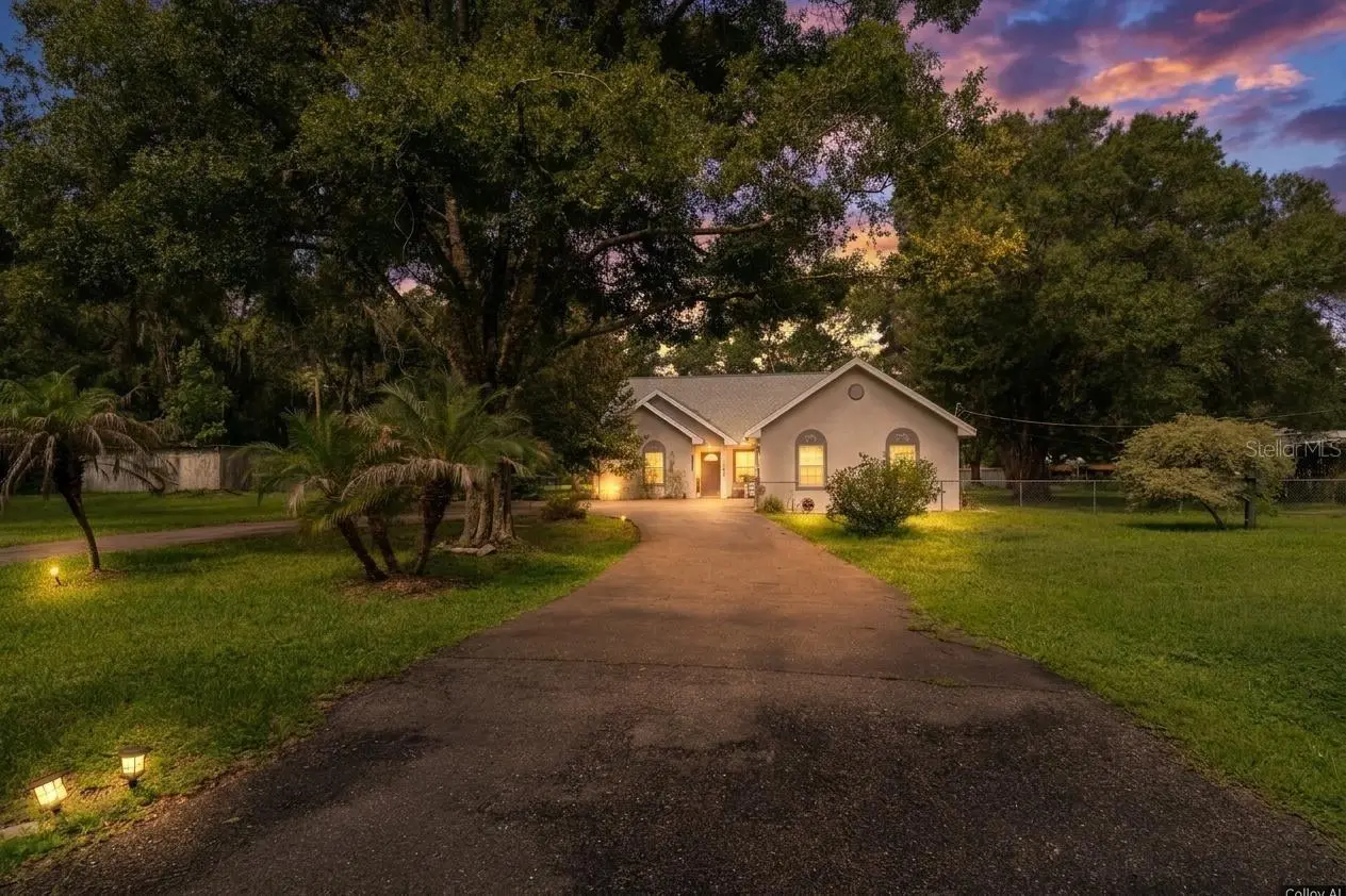 15370 APACHE DRIVE, THONOTOSASSA, FL