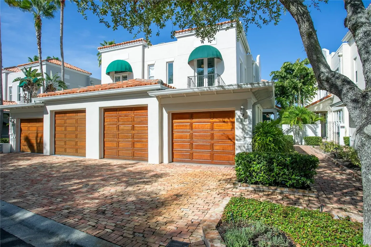 1109 ABBEYS WAY, TAMPA, FL