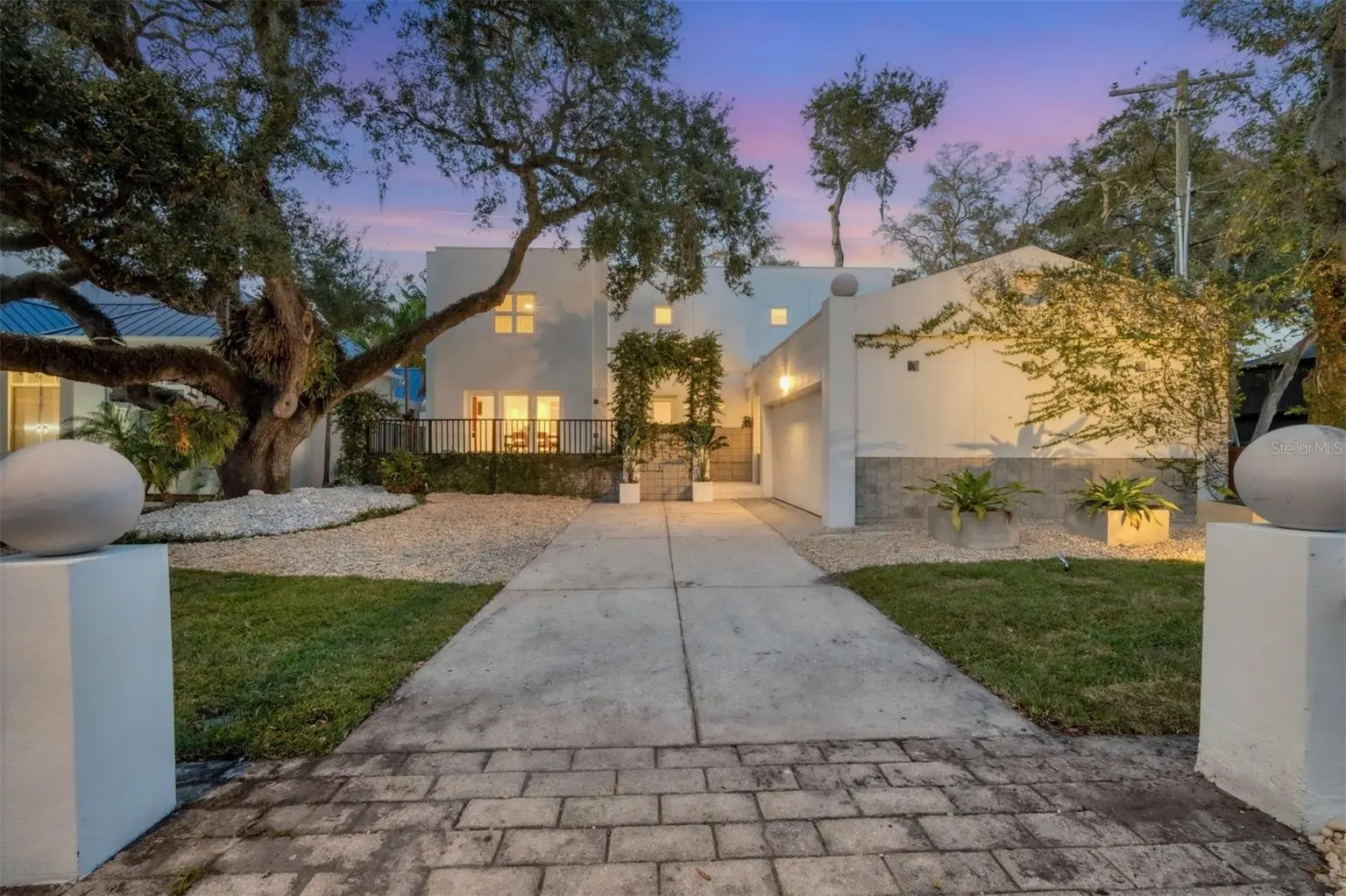 2701 CHAMBRAY LANE, TAMPA, FL