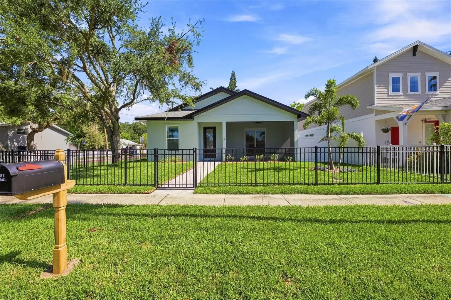 Highland Park home, photo 3 of 8