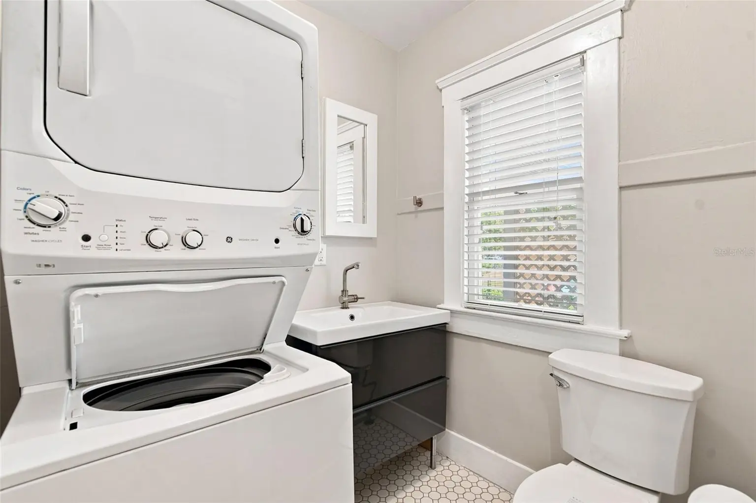 719 S BUNGALOW TERRACE, TAMPA, FL, photo 11 of 46