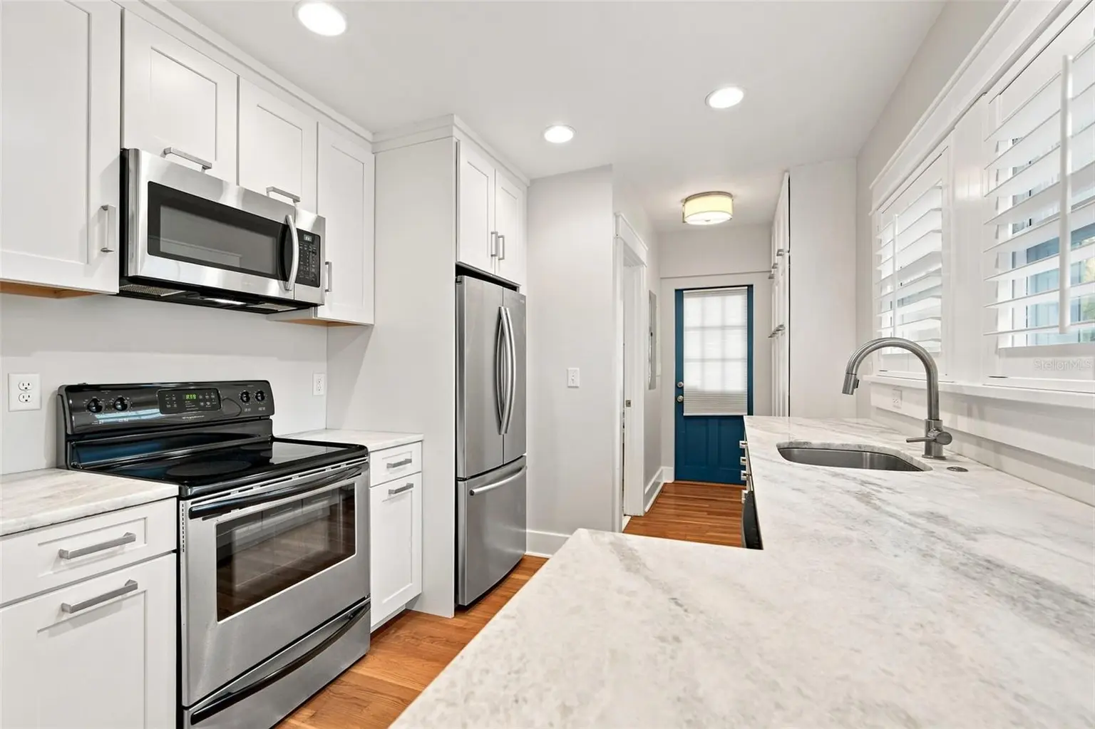 719 S BUNGALOW TERRACE, TAMPA, FL, photo 16 of 46