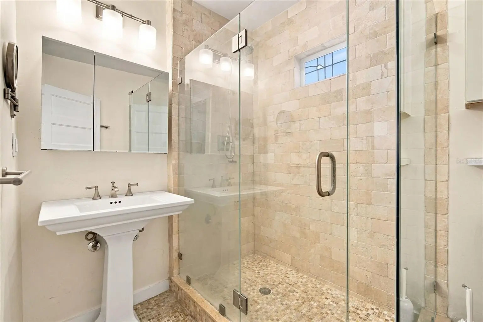 719 S BUNGALOW TERRACE, TAMPA, FL, photo 19 of 46