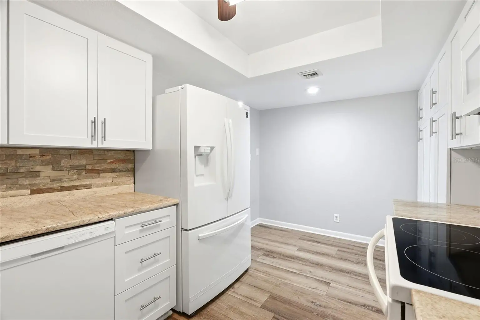 220 BELLEVIEW BOULEVARD #207, BELLEAIR, FL, photo 17 of 44