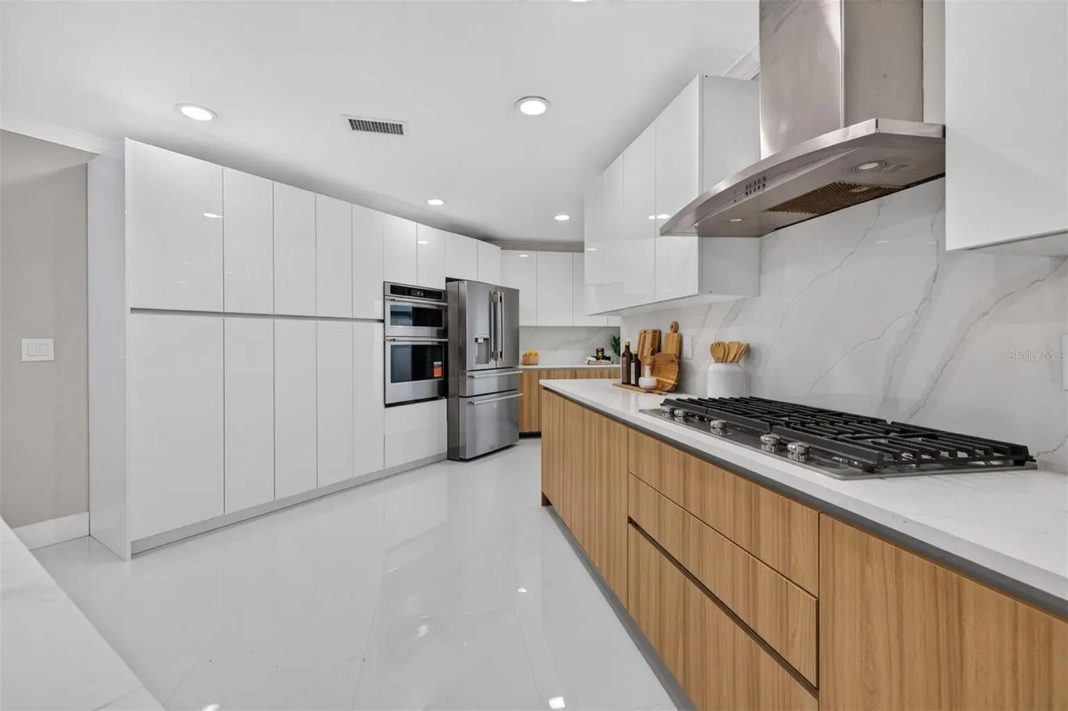 219 MIRAMAR BOULEVARD NE, ST PETERSBURG, FL, photo 9 of 47