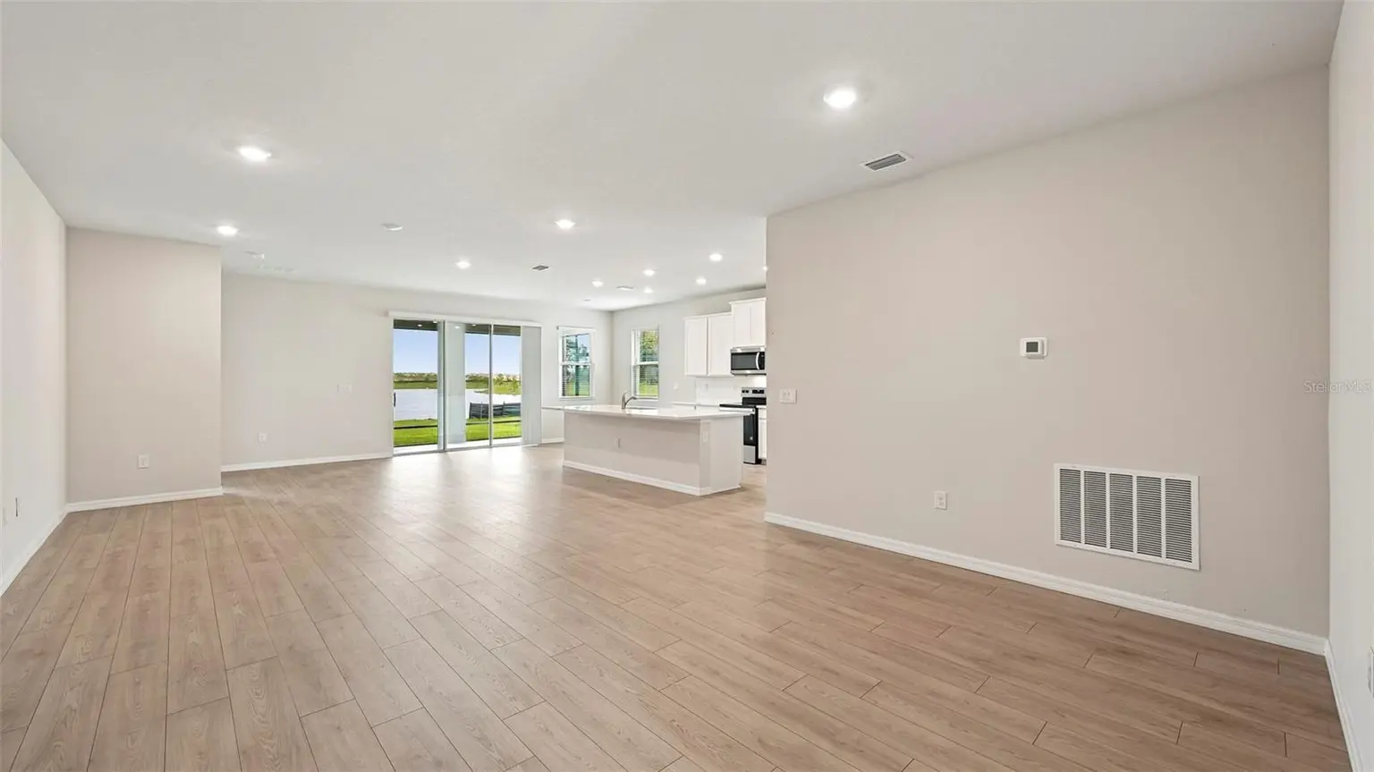 18107 TAVERNSIDE TRAIL, LAKEWOOD RANCH, FL, photo 9 of 54