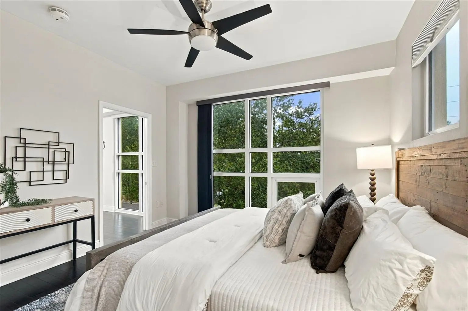 205 5TH AVENUE N #201, ST PETERSBURG, FL, photo 21 of 40