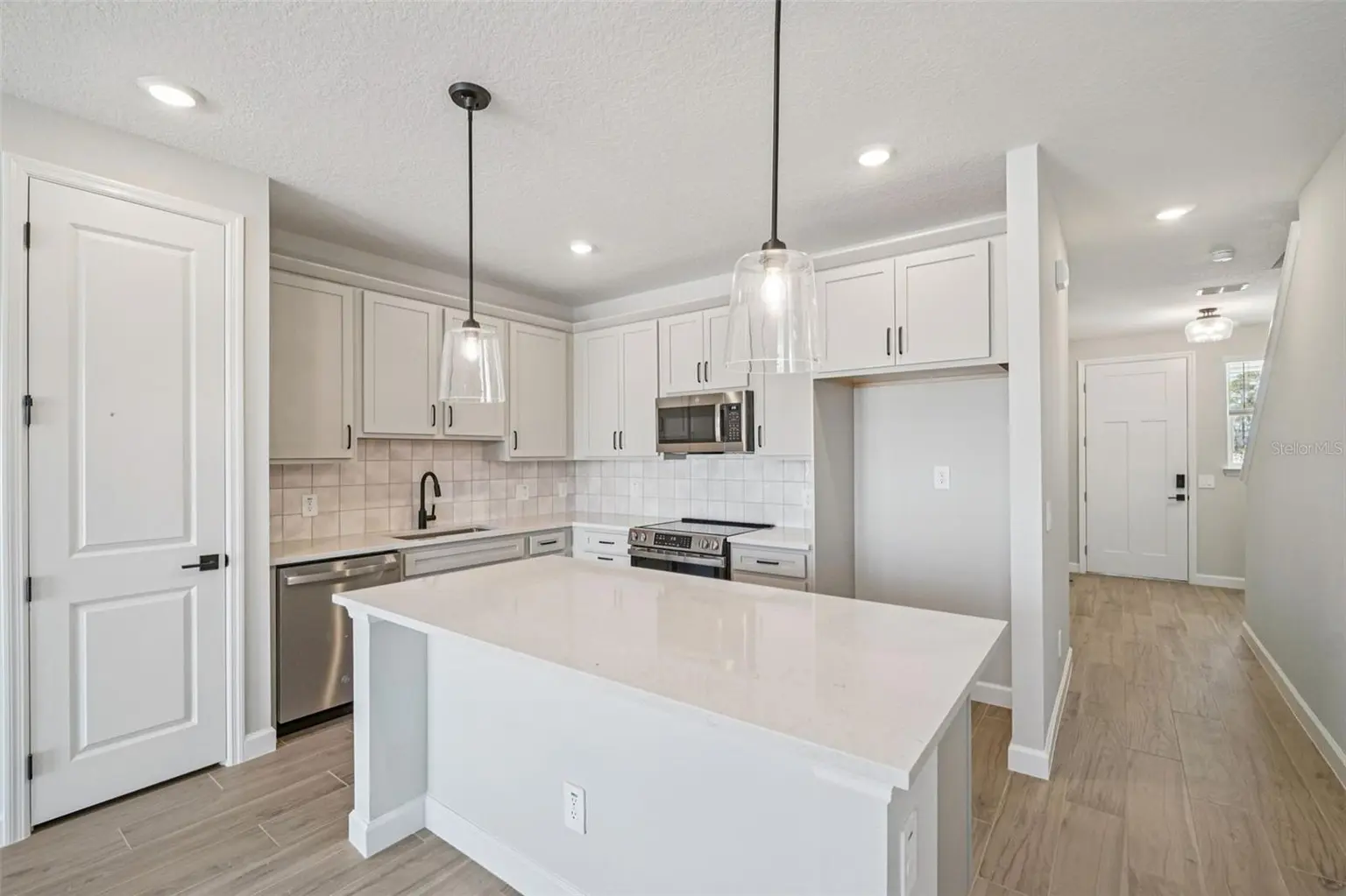7324 DEER VALLEY CIRCLE, TAMPA, FL, photo 8 of 25