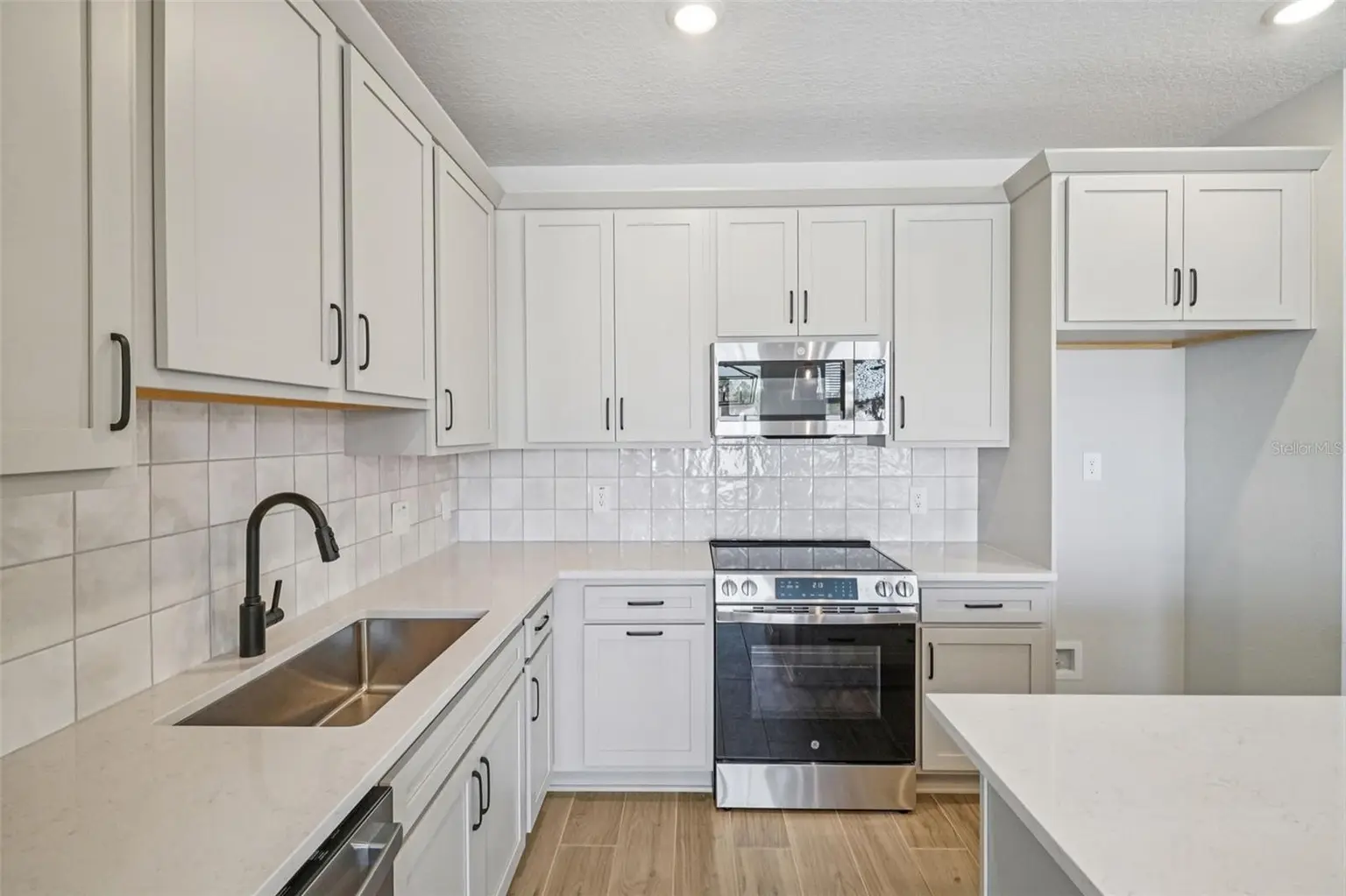 7324 DEER VALLEY CIRCLE, TAMPA, FL, photo 9 of 25