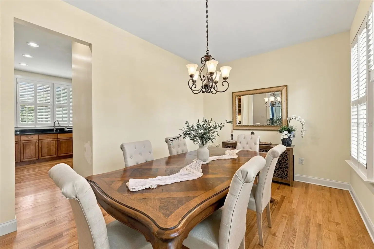 1801 W HILLS AVENUE, TAMPA, FL, photo 21 of 73