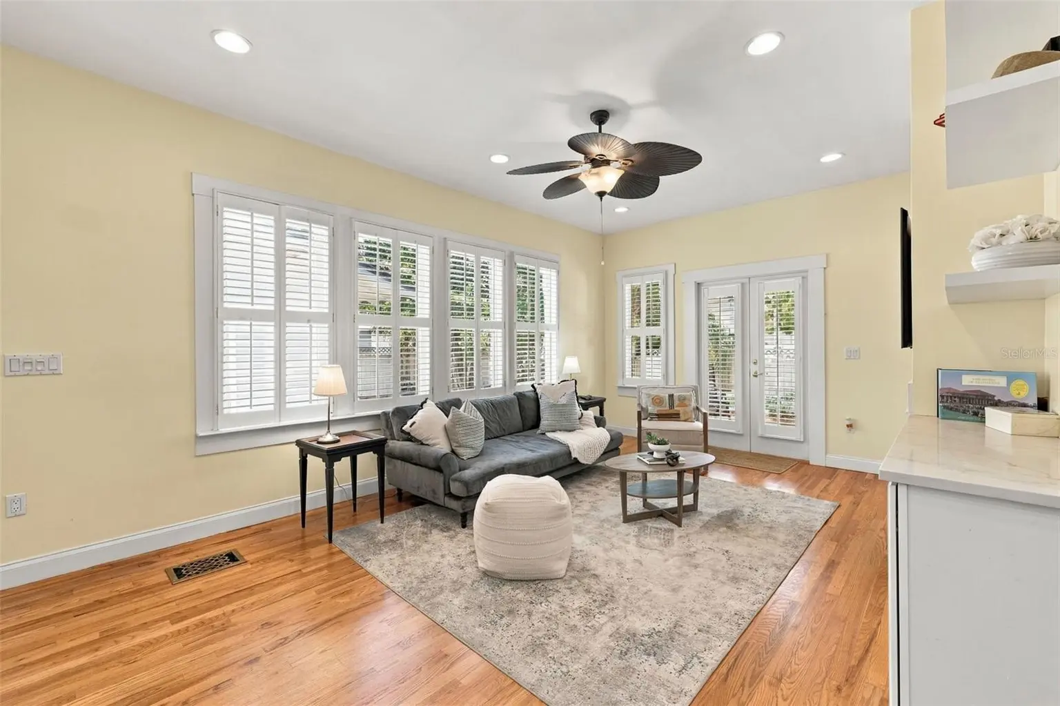 1801 W HILLS AVENUE, TAMPA, FL, photo 26 of 73