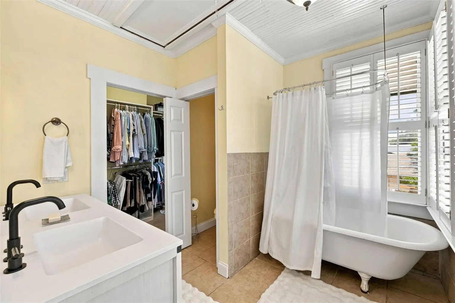 1801 W HILLS AVENUE, TAMPA, FL, photo 35 of 73