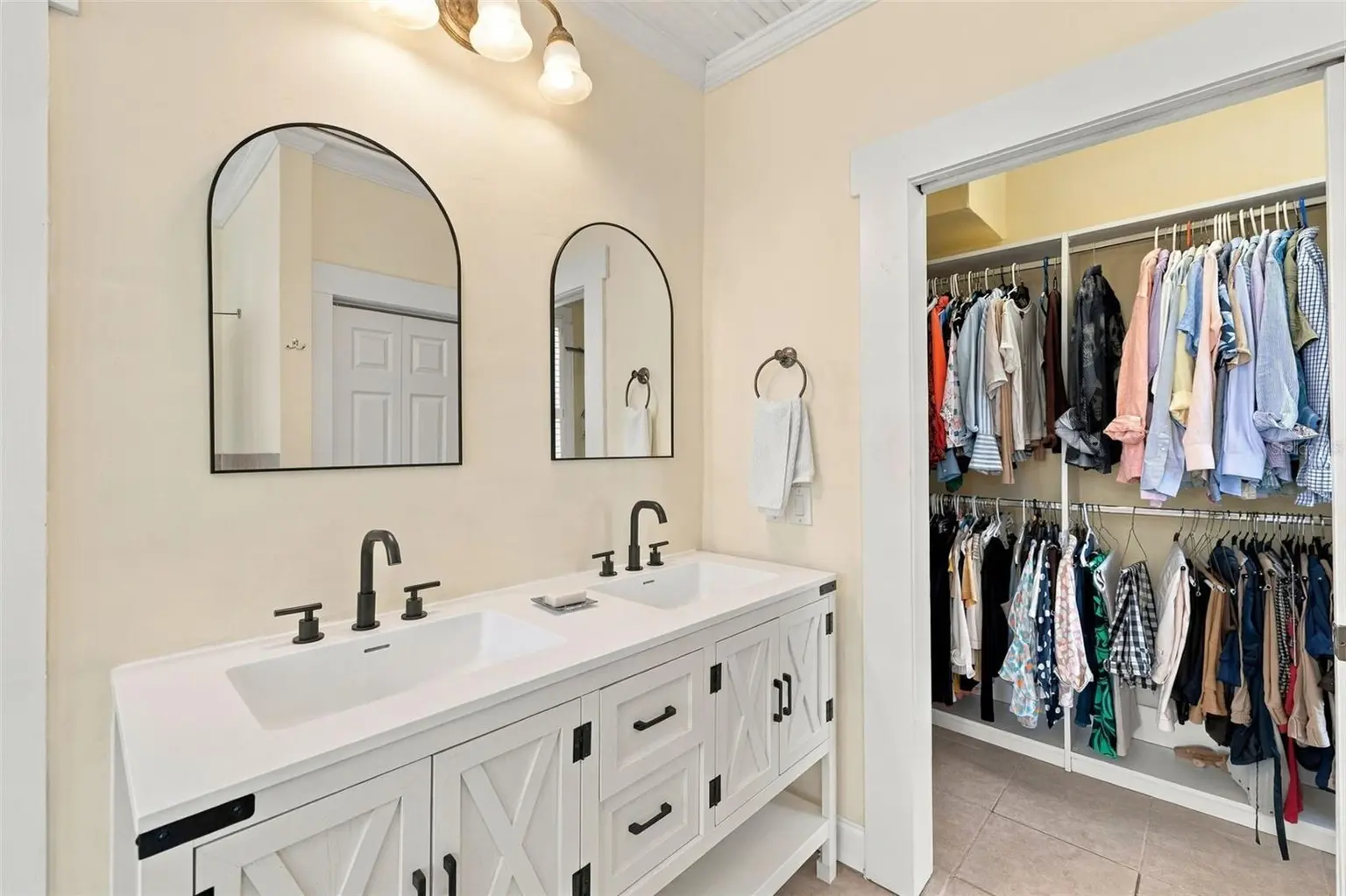 1801 W HILLS AVENUE, TAMPA, FL, photo 36 of 73