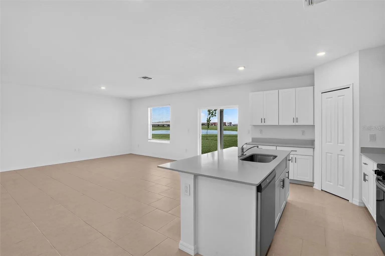 3821 AMBERSWEET CROSSING, PARRISH, FL, photo 3 of 15