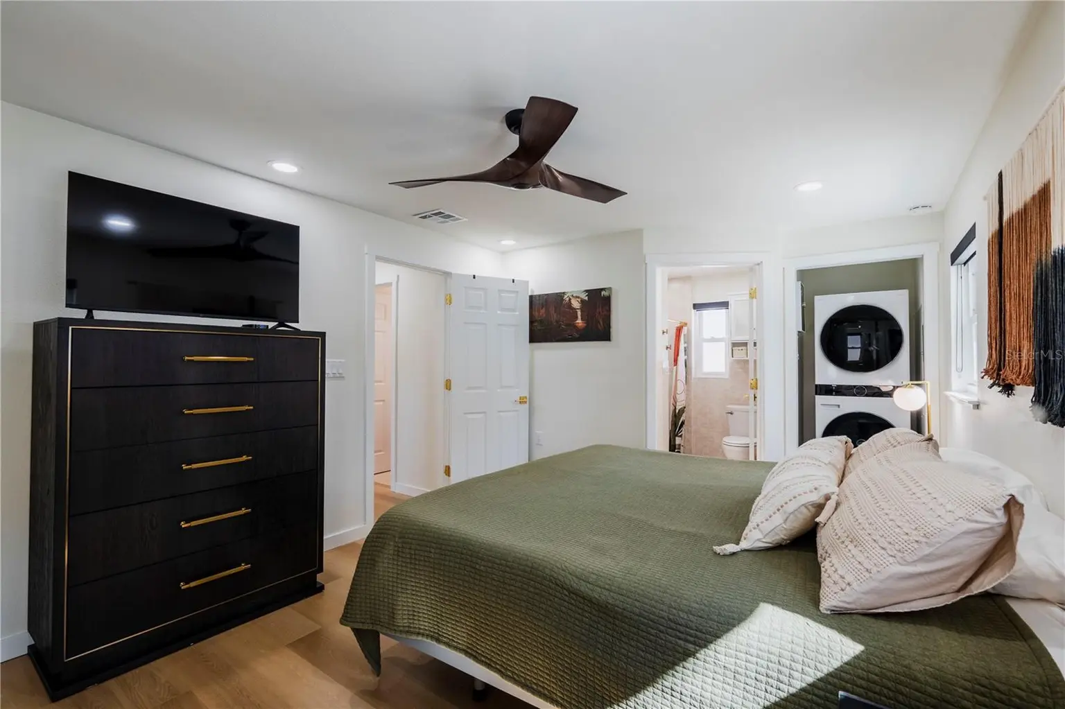 705 GULF BOULEVARD, BELLEAIR BEACH, FL, photo 10 of 38