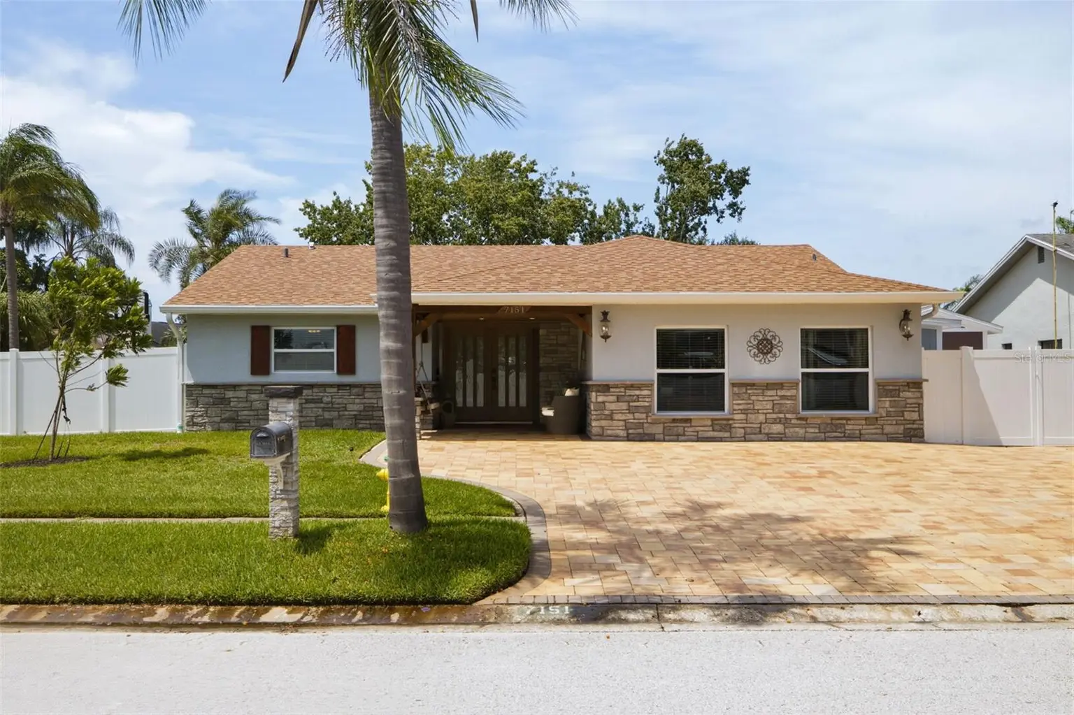 7151 121ST AVENUE, LARGO, FL