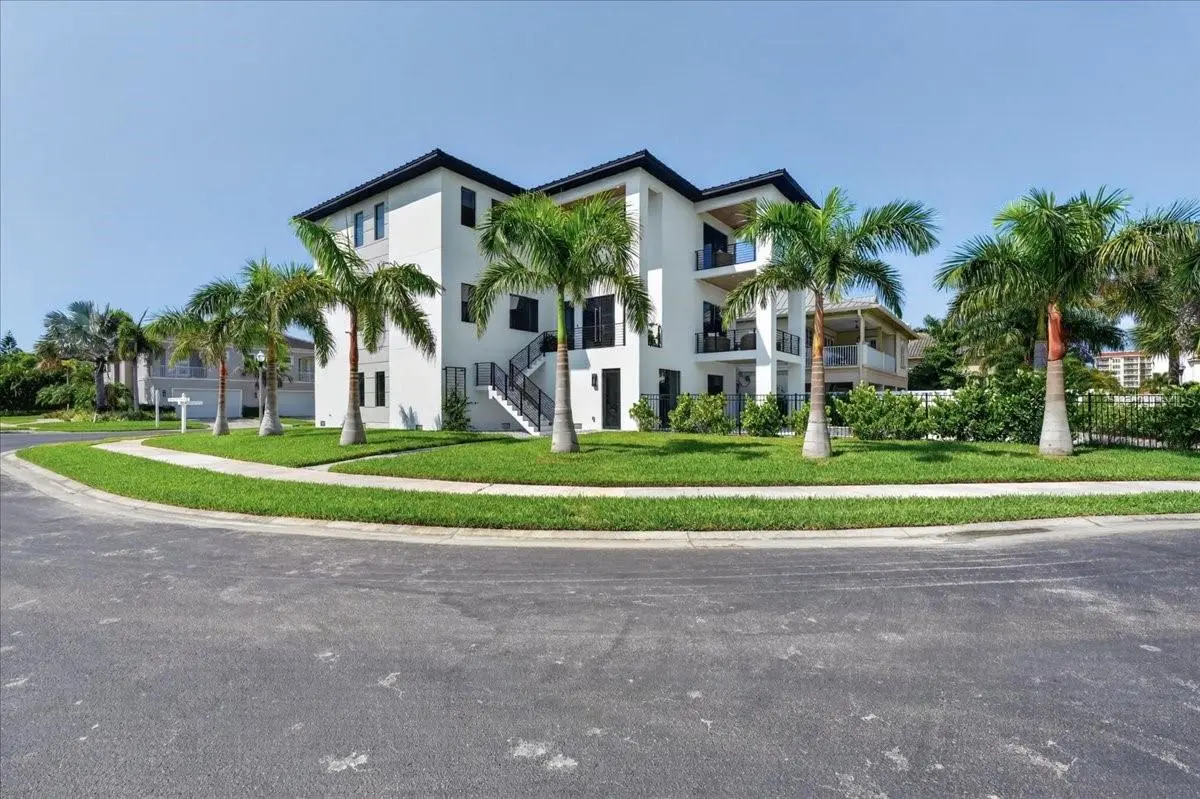 Redington Shores Yacht & Tennis Club home, photo 4 of 8
