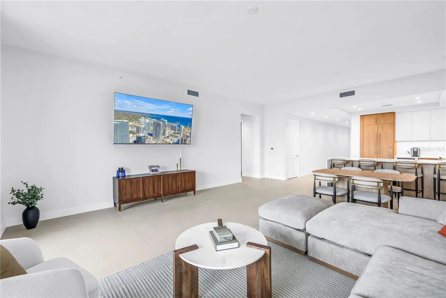 275 1ST AVENUE S #3704, ST PETERSBURG, FL, photo 15 of 81