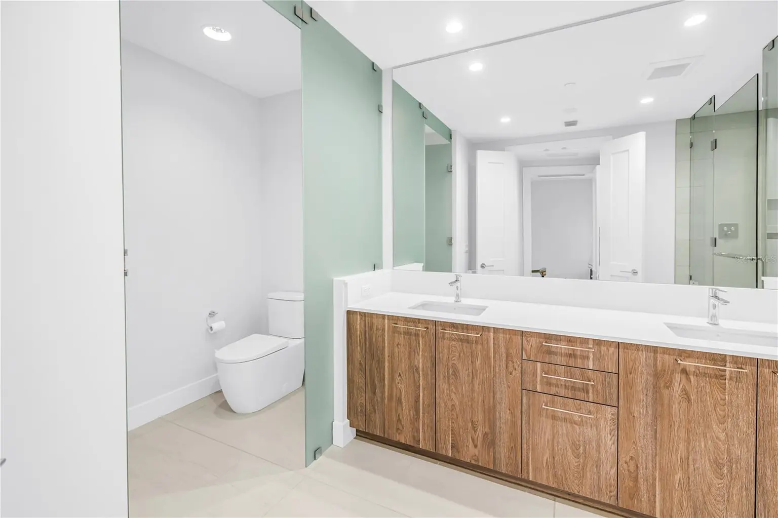 275 1ST AVENUE S #3704, ST PETERSBURG, FL, photo 34 of 81
