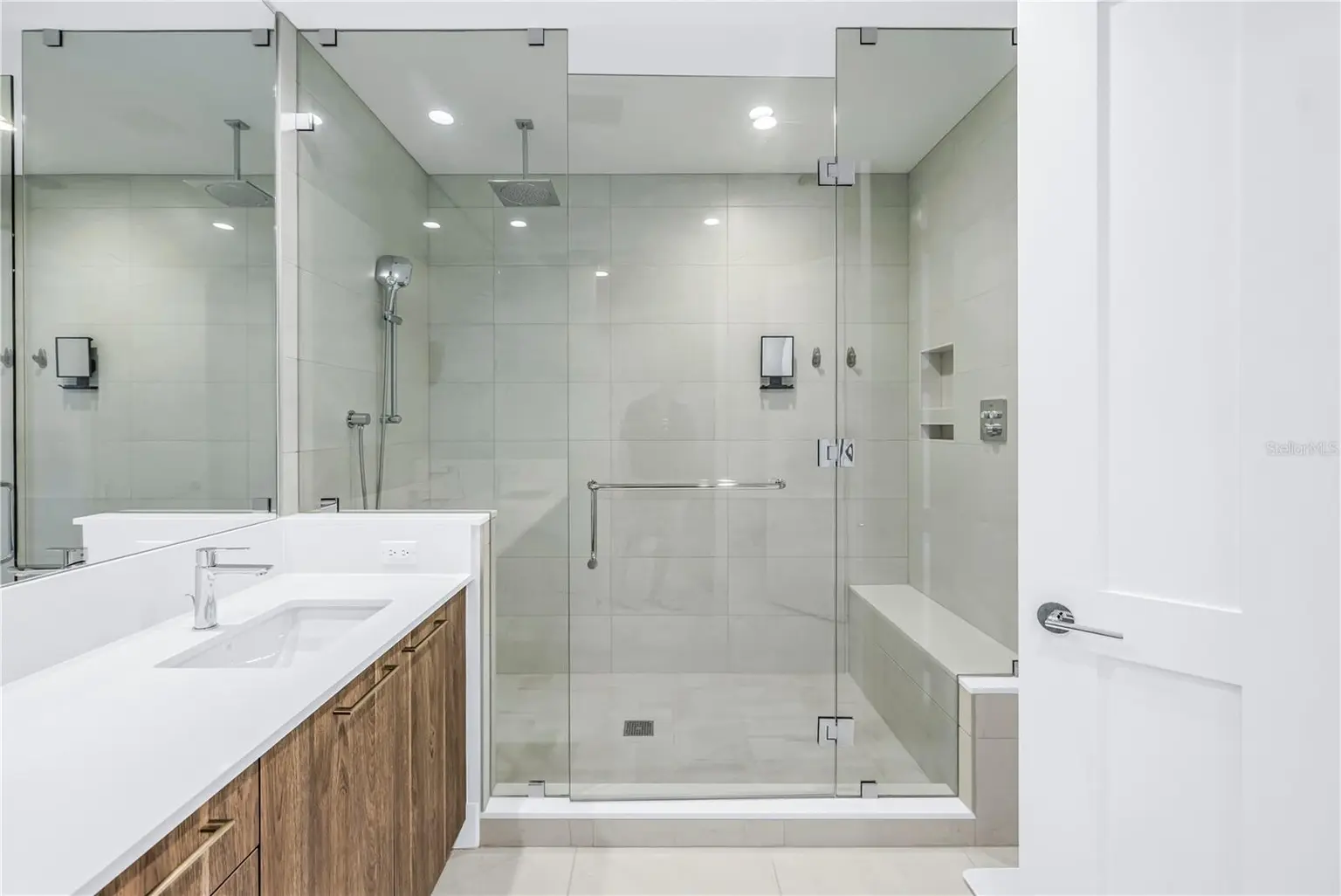 275 1ST AVENUE S #3704, ST PETERSBURG, FL, photo 35 of 81