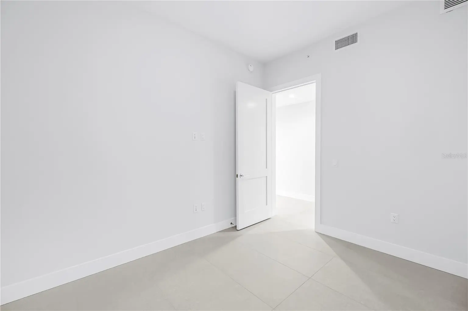 275 1ST AVENUE S #3704, ST PETERSBURG, FL, photo 43 of 81