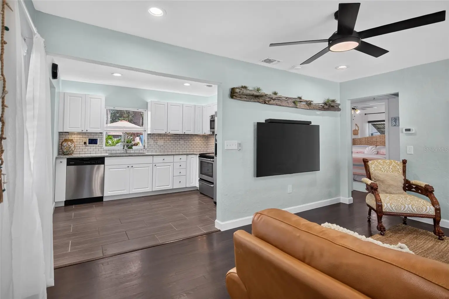 1420 GRAY STREET S, GULFPORT, FL, photo 8 of 45