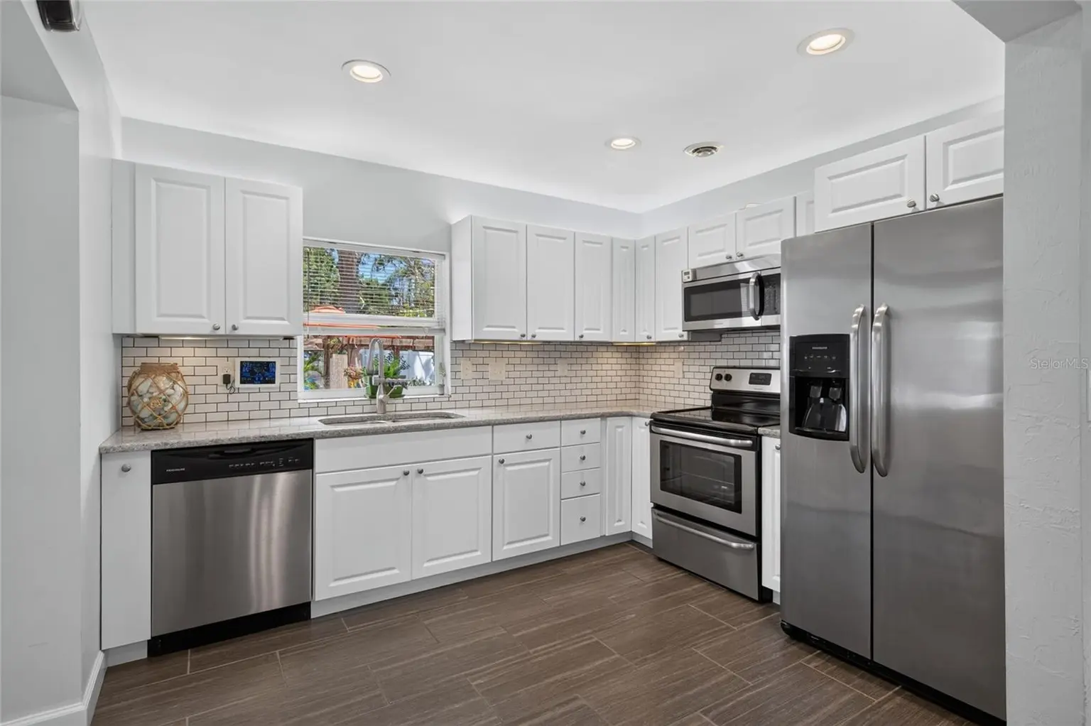 1420 GRAY STREET S, GULFPORT, FL, photo 10 of 45