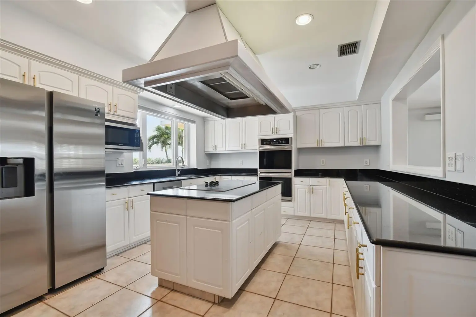 1520 GULF BOULEVARD, BELLEAIR BEACH, FL, photo 9 of 62