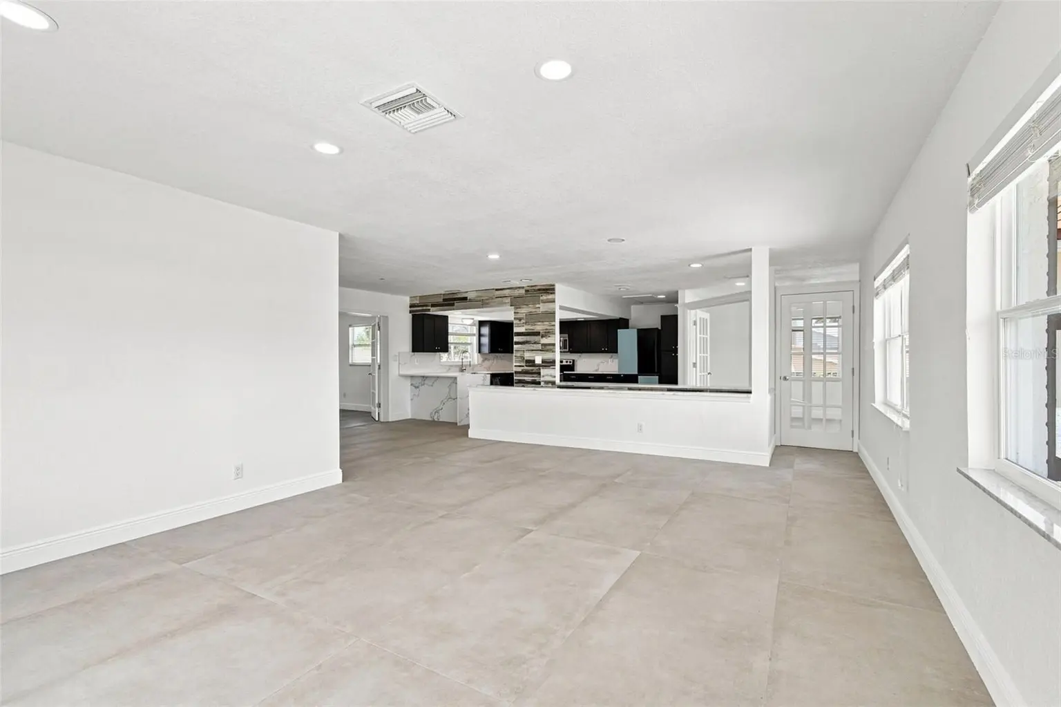 112 16TH STREET, BELLEAIR BEACH, FL, photo 14 of 62