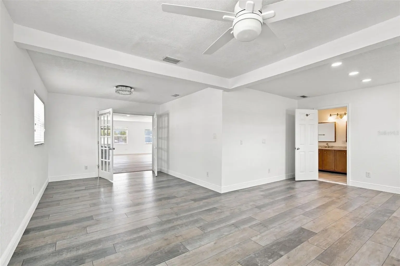 112 16TH STREET, BELLEAIR BEACH, FL, photo 20 of 62