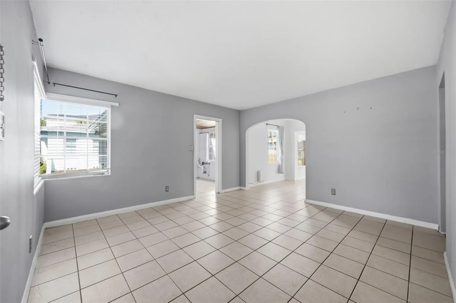 4003 W EUCLID AVENUE, TAMPA, FL, photo 5 of 23