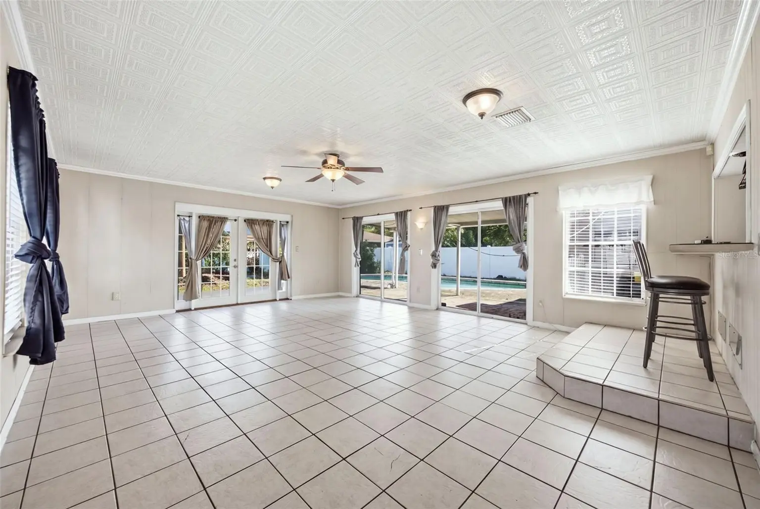 4003 W EUCLID AVENUE, TAMPA, FL, photo 7 of 23