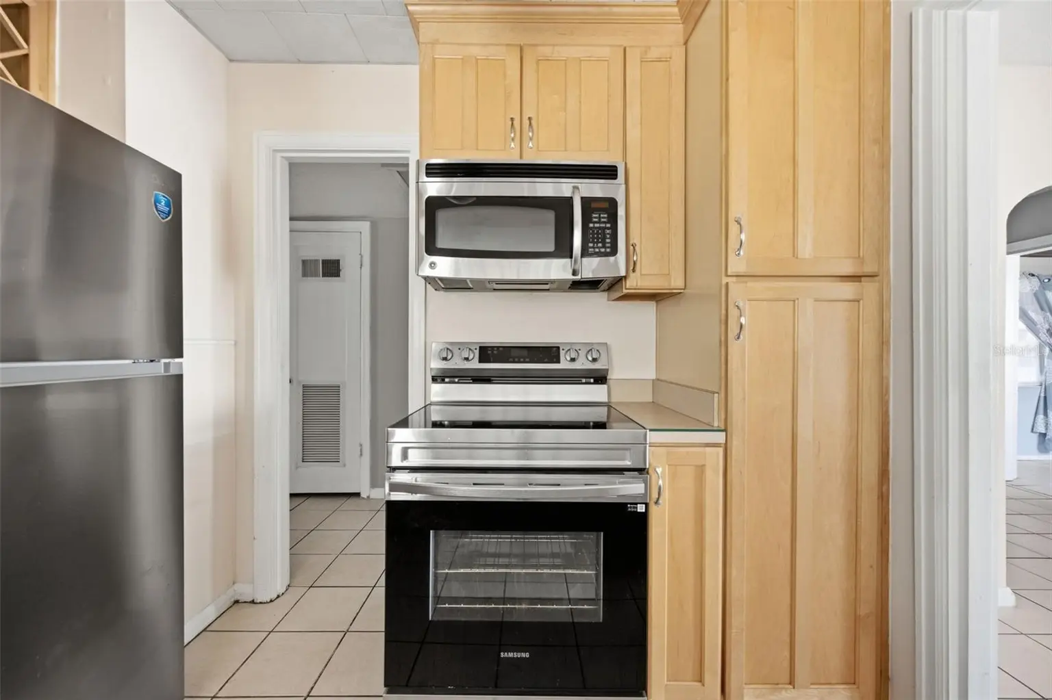 4003 W EUCLID AVENUE, TAMPA, FL, photo 9 of 23