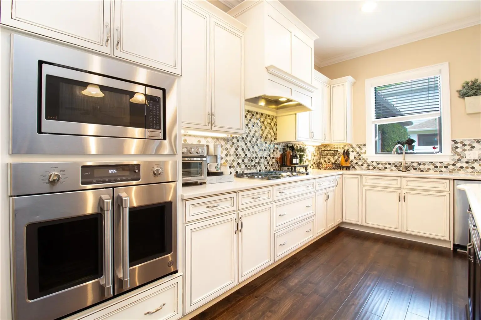 3917 W SAN LUIS STREET, TAMPA, FL, photo 10 of 53