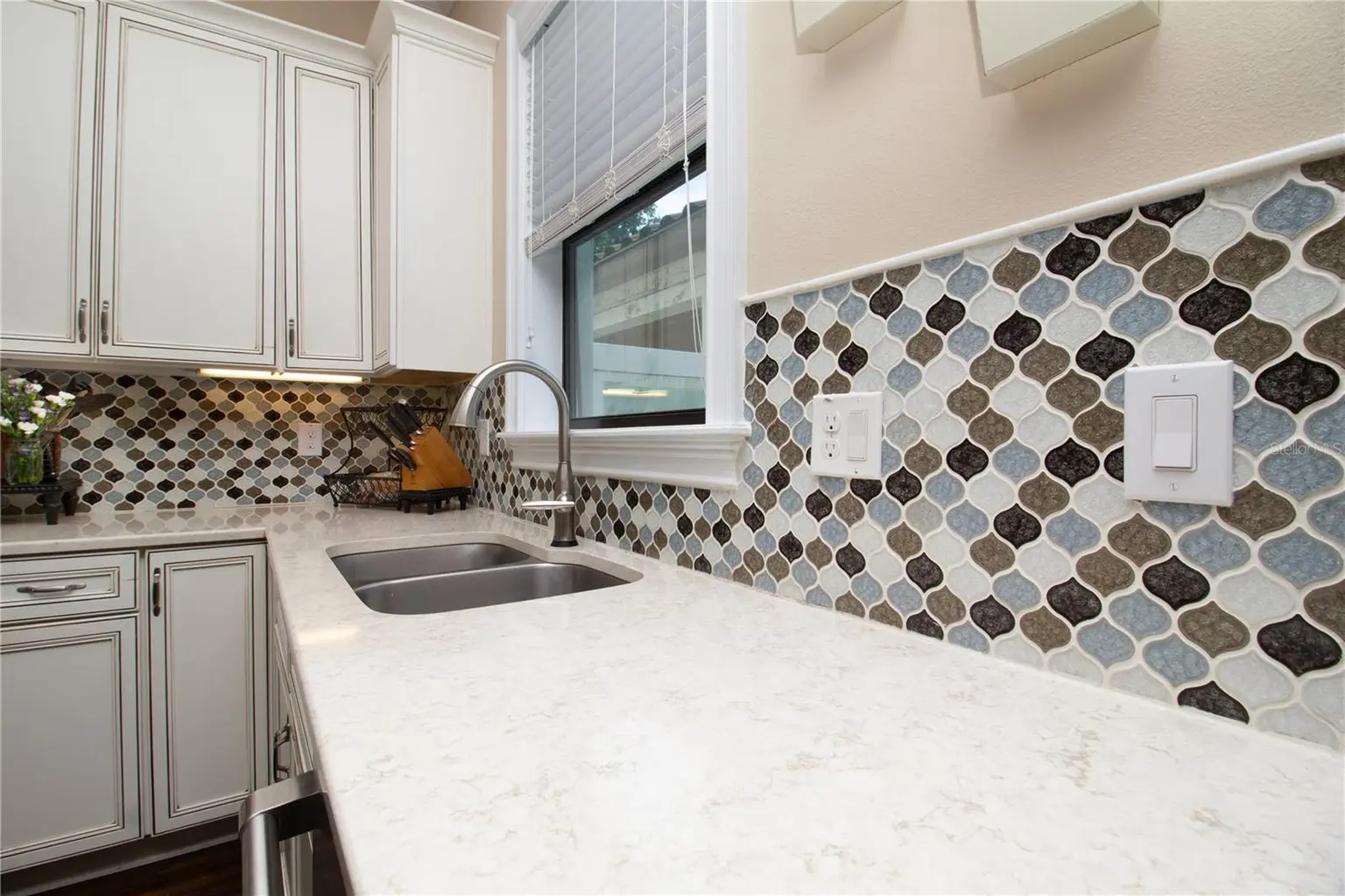 3917 W SAN LUIS STREET, TAMPA, FL, photo 12 of 53