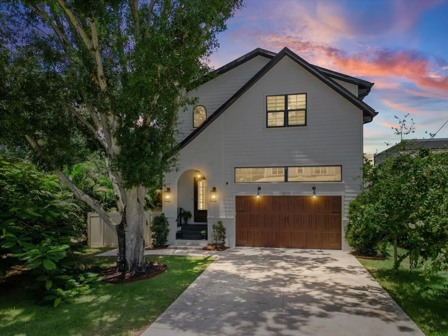 2123 S CORTEZ AVENUE, TAMPA, FL, photo 11 of 89