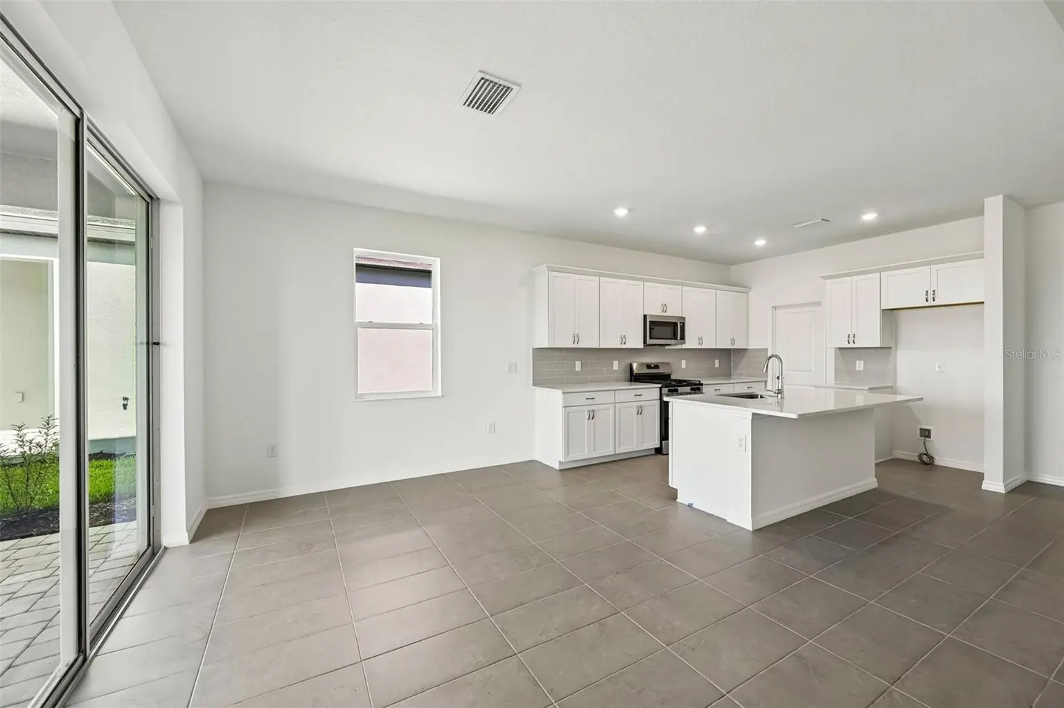 8709 CANARD COVE, PALMETTO, FL, photo 9 of 29