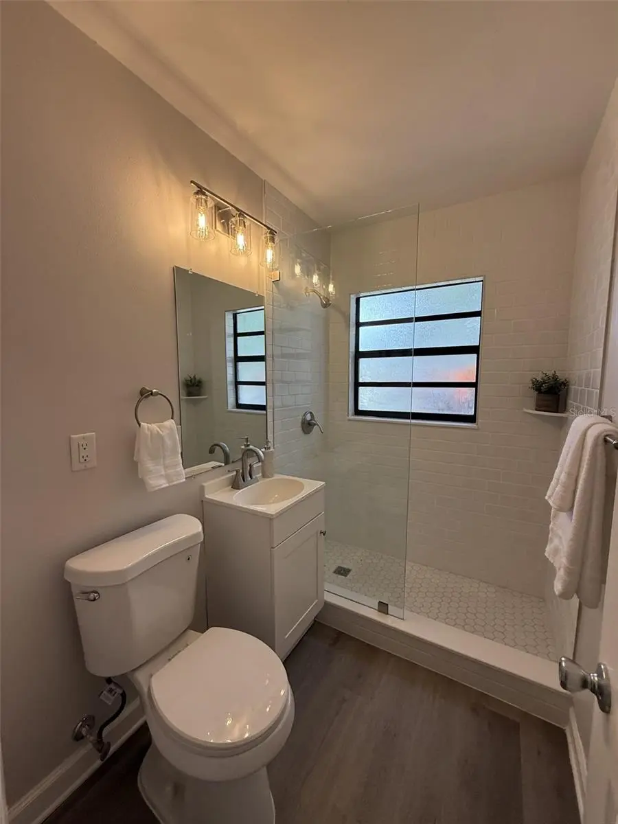 327 BARBARA CIRCLE, BELLEAIR, FL, photo 12 of 30