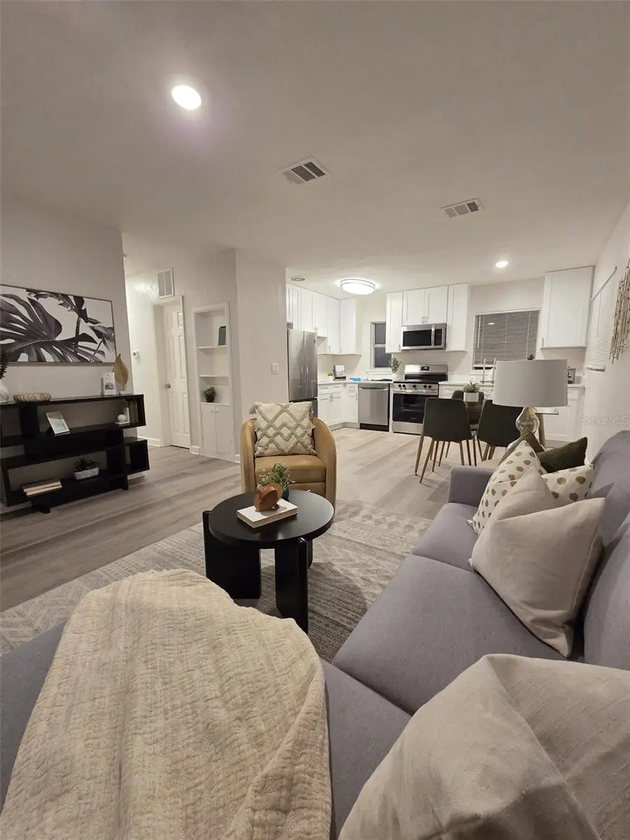 327 BARBARA CIRCLE, BELLEAIR, FL, photo 6 of 30