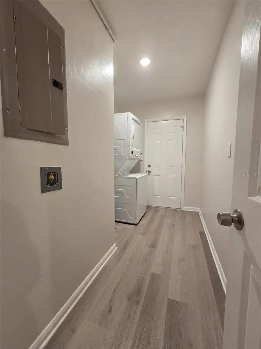 327 BARBARA CIRCLE, BELLEAIR, FL, photo 23 of 30