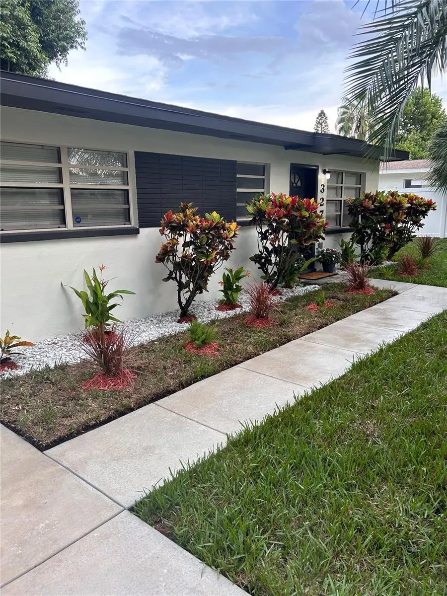 327 BARBARA CIRCLE, BELLEAIR, FL, photo 2 of 30