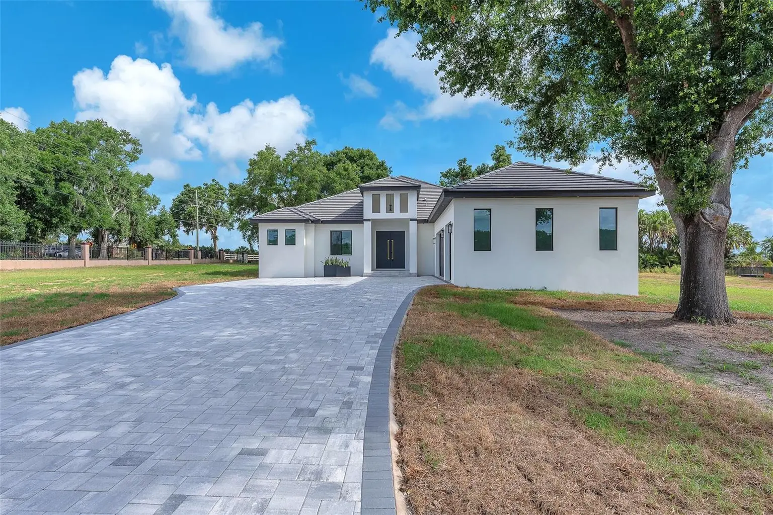 11921 FORT KING HIGHWAY, THONOTOSASSA, FL, photo 5 of 77
