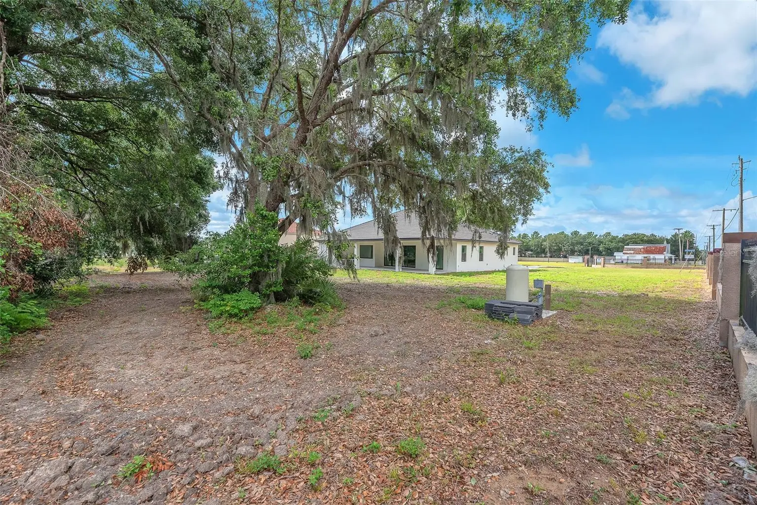 11921 FORT KING HIGHWAY, THONOTOSASSA, FL, photo 12 of 77