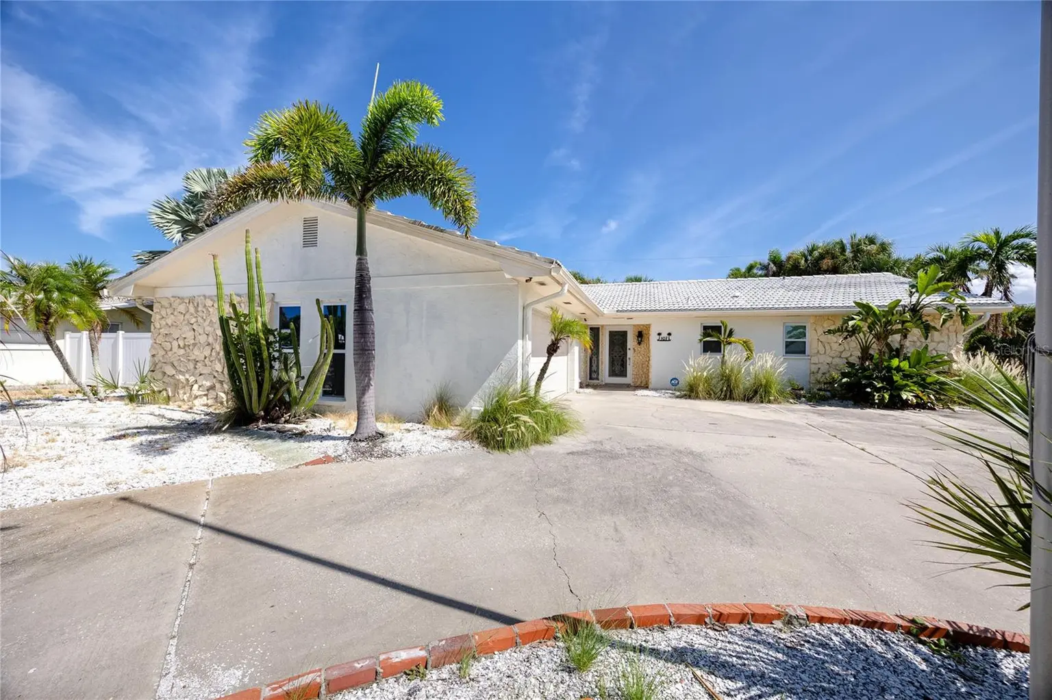 107 21ST STREET, BELLEAIR BEACH, FL, photo 1 of 39