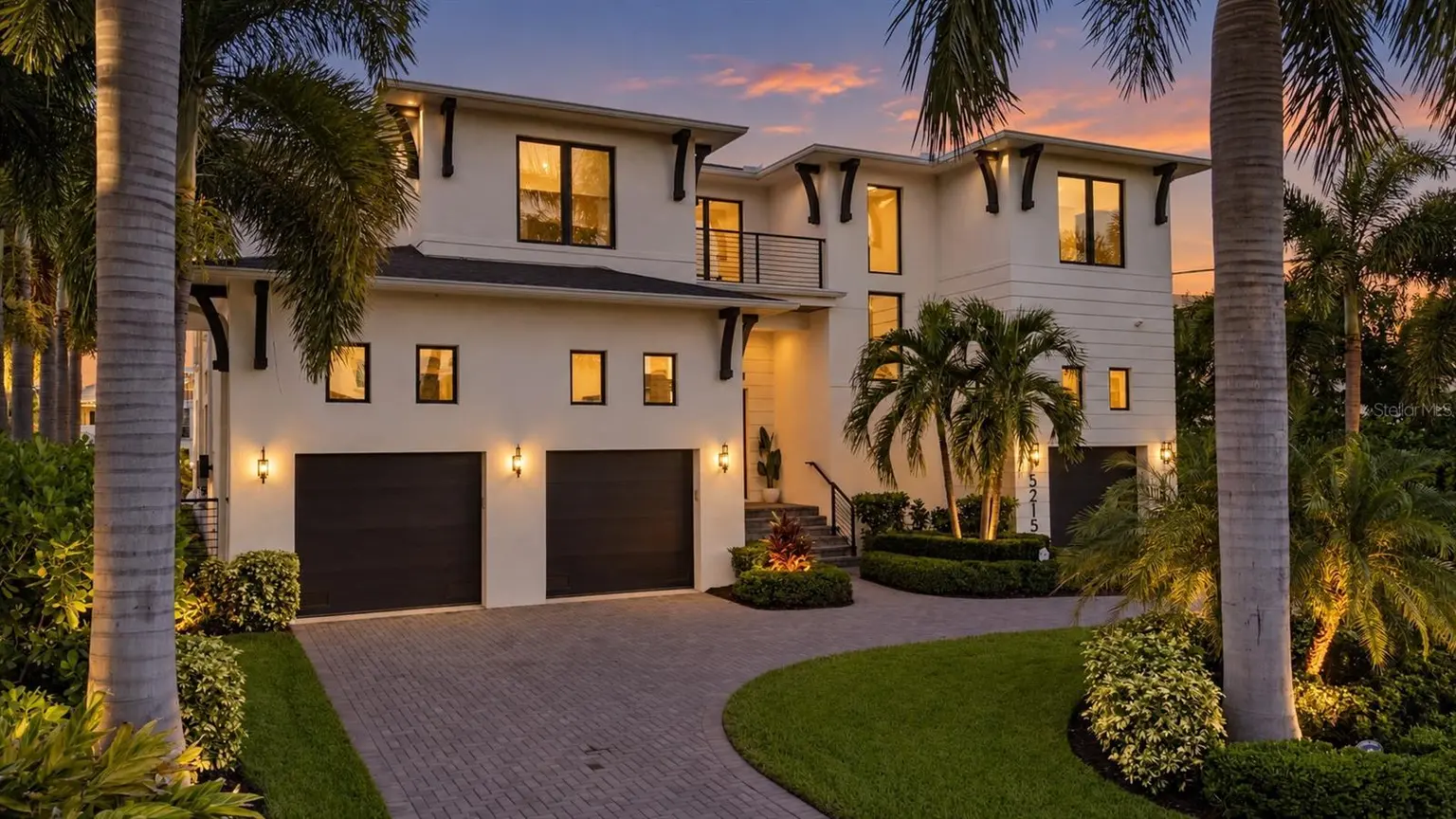 5215 W NEPTUNE WAY, TAMPA, FL