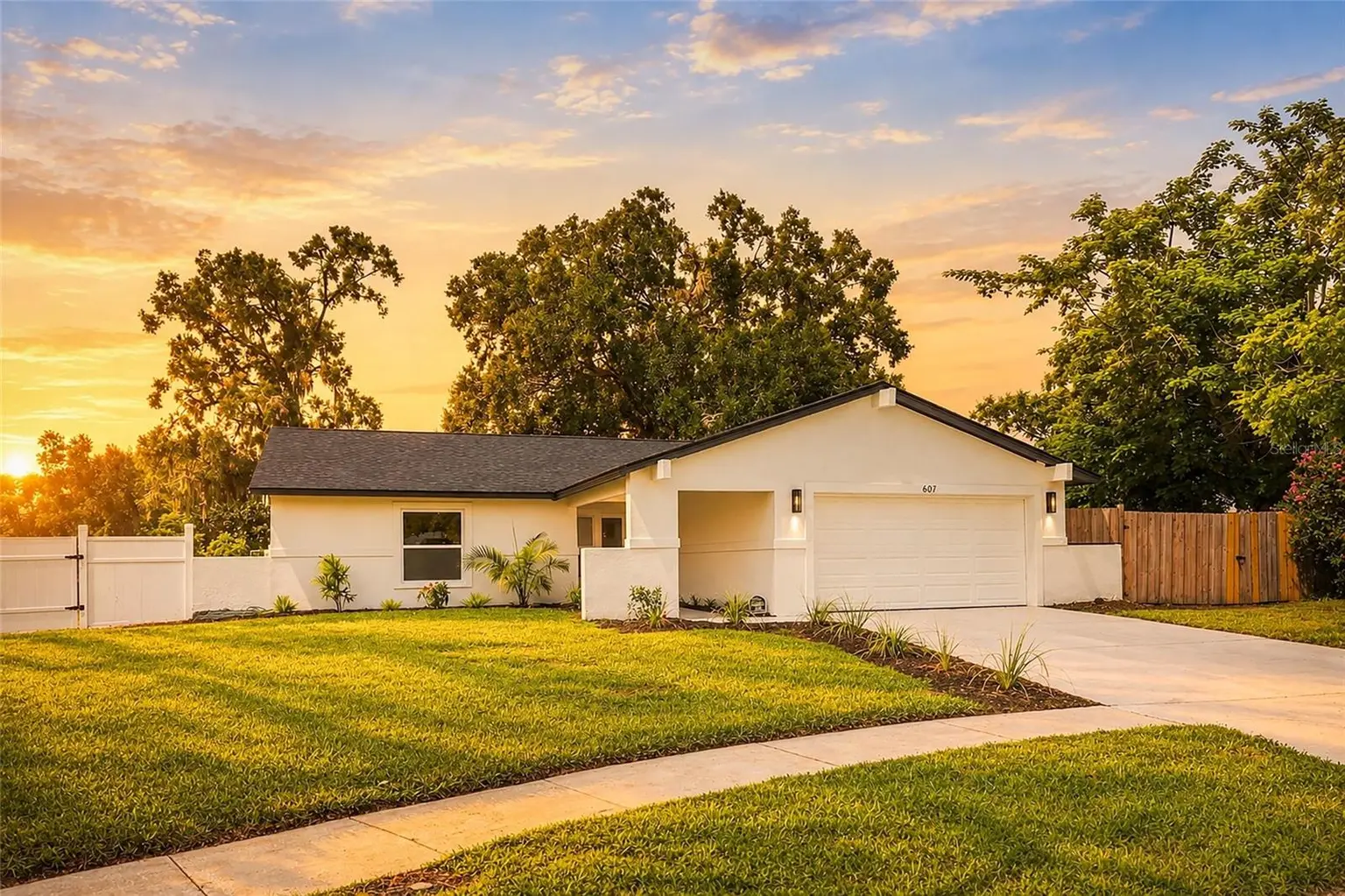 607 WILLOW COURT, BRANDON, FL