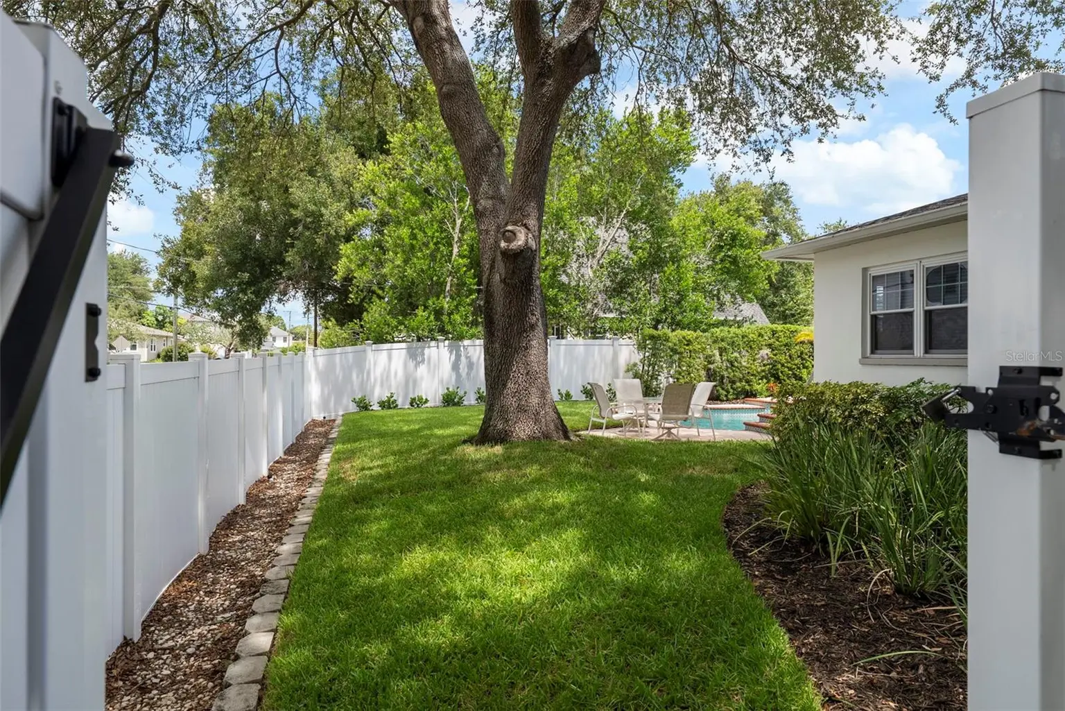 3823 W TACON STREET, TAMPA, FL, photo 37 of 40